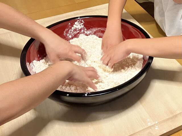 小麦粉からスタート_うどん職人和製麺所