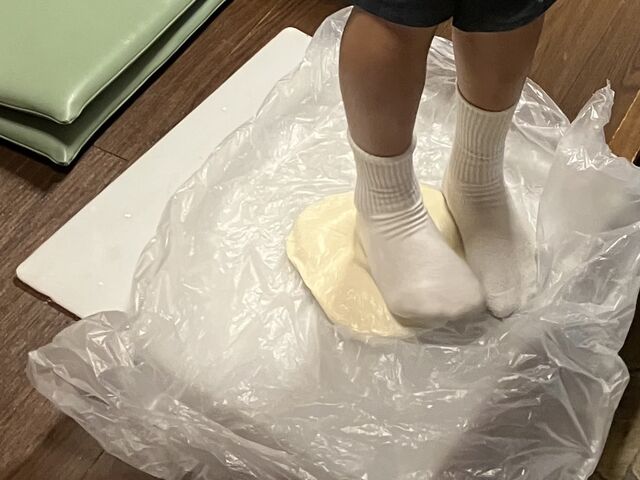 足でも踏み踏み_うどん職人和製麺所