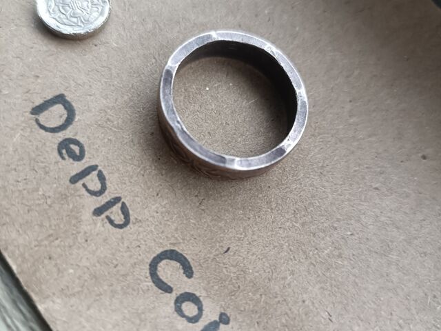出来上がりとくり抜いた真ん中部分_Depp Coin