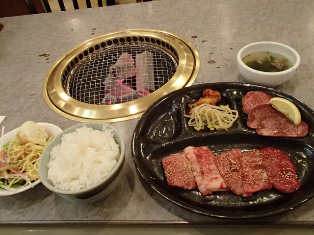 川崎名物 炭火焼肉 食道園