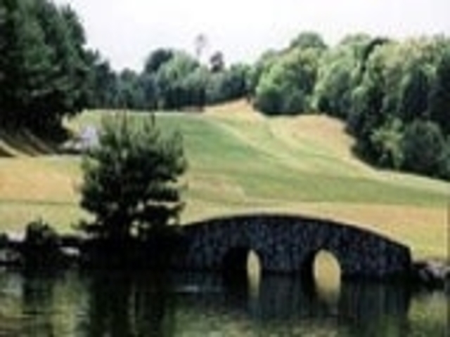 ニューセントラルゴルフ倶楽部の写真1