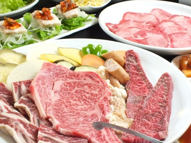 炭火焼肉 モランボン 菊水店の写真1