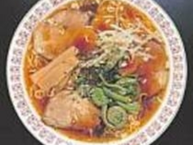 山菜やきのこがのった峠チャーシュー_親ゆづりの味
