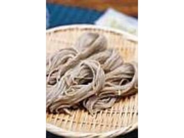 石臼挽きの蕎麦粉「手打ち蕎麦」600円_豊田村温泉公園 もみじ荘