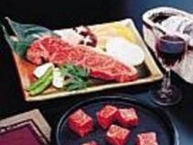 特選松阪肉の『石焼きサイコロステーキ』_新羅会館 家族亭 松阪店