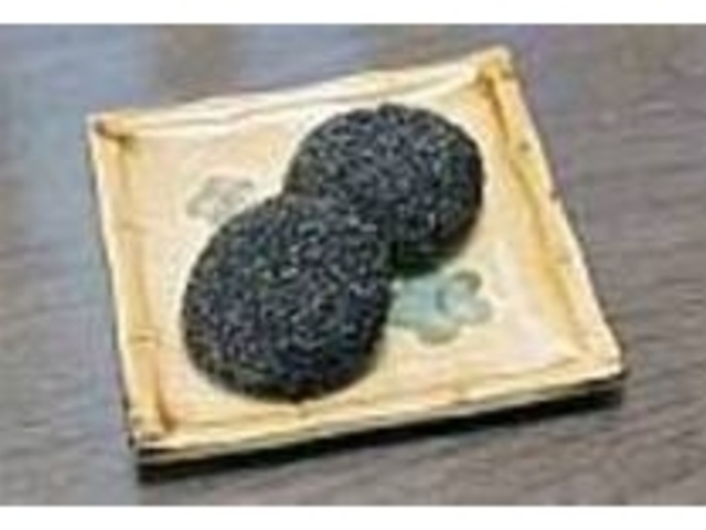 ごまの香ばしさが魅力の『ごままんじゅう』_和泉屋
