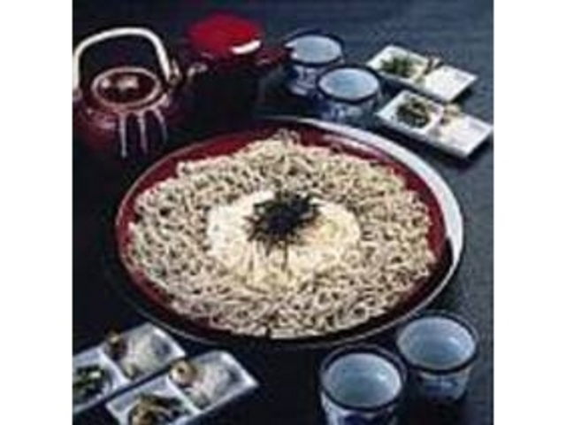 おすすめの花火そば。4人前は「四尺玉」
_徳七