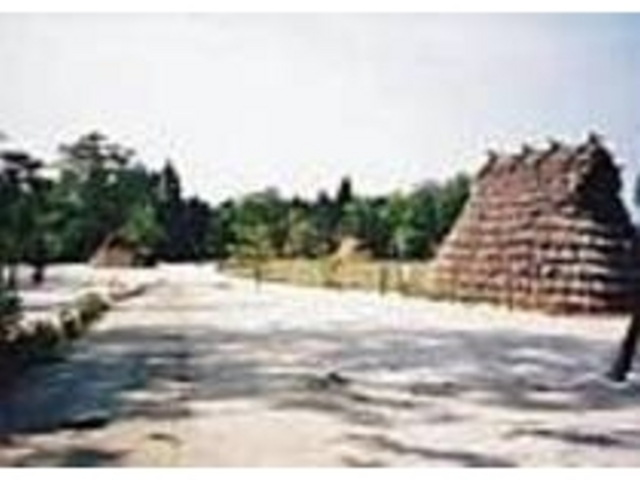 縄文時代の遺跡が忠実に再現されている_長者ケ原遺跡公園