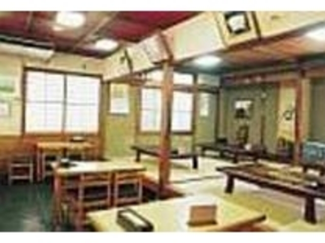 お昼時になれば、店内はお客であふれる_大黒屋
