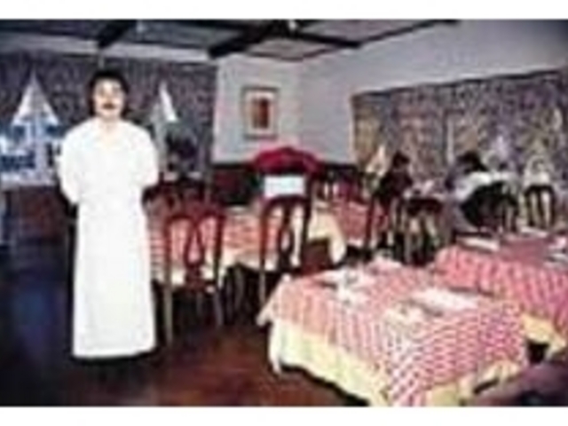 一品一品心を込めて、と話すオーナーシェフ_フランス料理の店 カルティエ