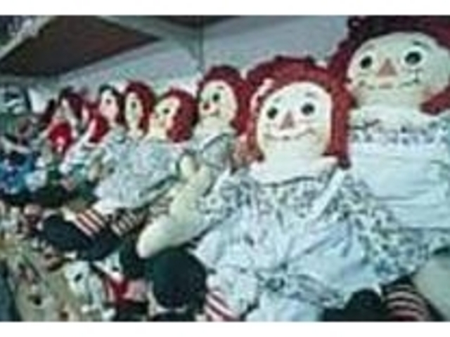 店ではたくさんの人形があなたを待っている_FLAMINGO
