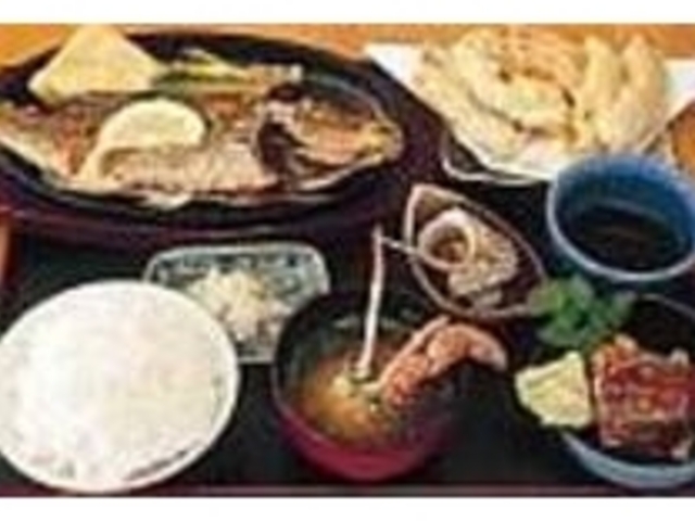 自慢の安部定食。味、量、値段、どれも満足_やんばる料理の店 あぶ