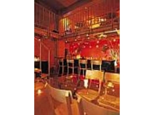 大人数対応のパーティーもできる広い店内_SPIRAL CAF'E