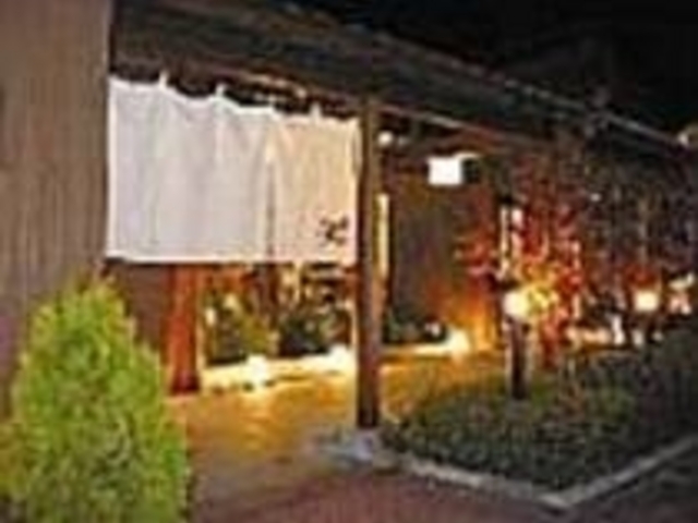 落ち着いた雰囲気のエントランスだ_炭火焼うまみ亭