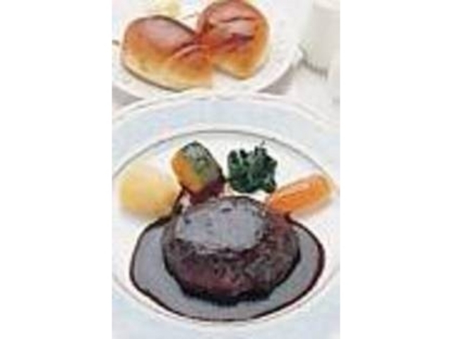 香ばしくふっくら焼きあげたハンバーグ_レストラン ボンナペティ