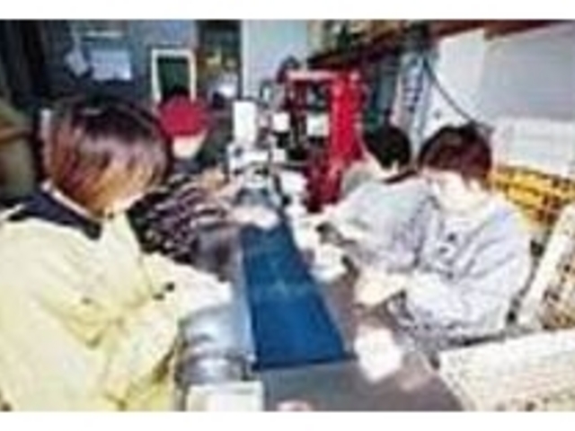 地元のお母さんたちが手作りで作っている_中野漁業協同組合(川内かまぼこ)