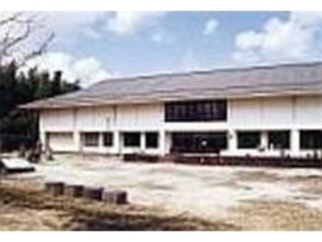 土器や青銅器など、古代の遺物を展示_塚原古墳公園