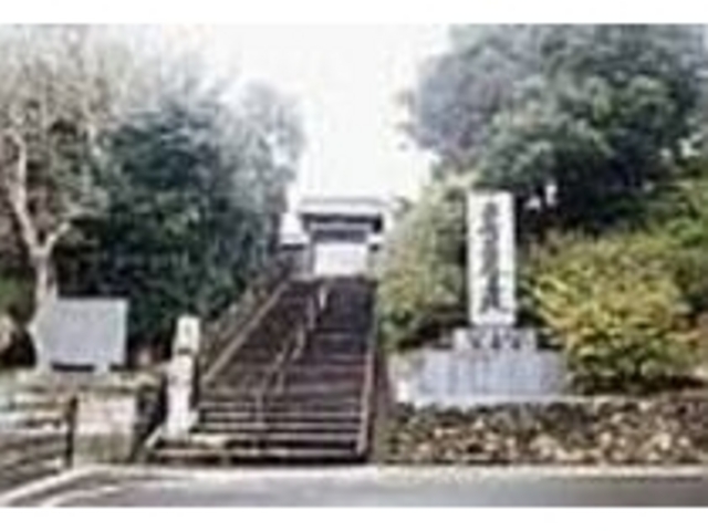 市役所側の階段が、法華宗の本門だ_本源寺