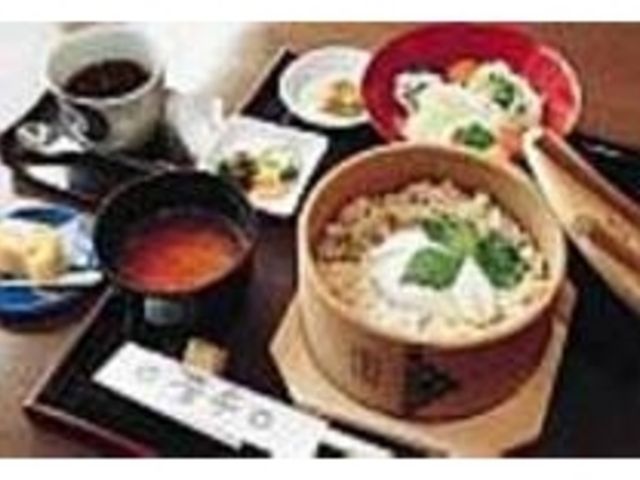 ボリューム満点の『輪箱飯コース』_童子