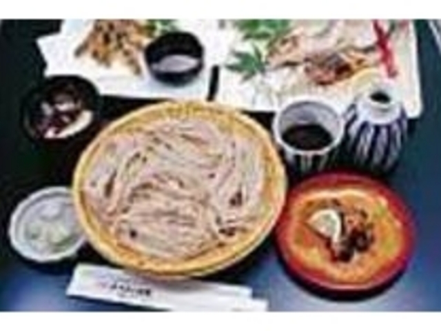 人気の『ざるそば』や『岩魚塩焼』ほか_もみじ茶屋