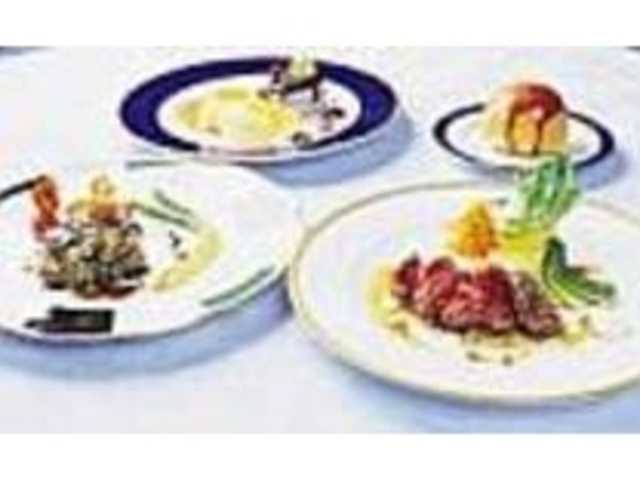 コース料理より3品がラインナップ_ラピス・ラズリ