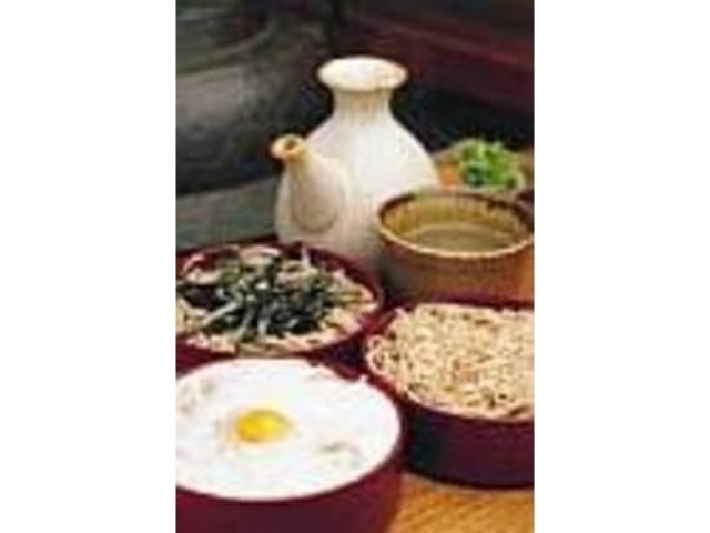 3通りの味が楽しめる『三品そば』が人気_阿国庵