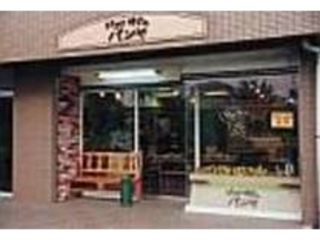 焼きたてのパンの香ばしい匂いがただよう_カラクリ時計のパンヤ
