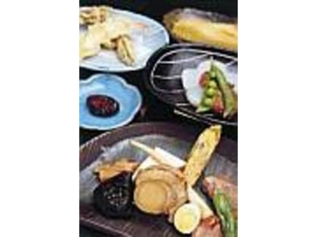 前日から味を染み込ませる煮物は絶品_橘