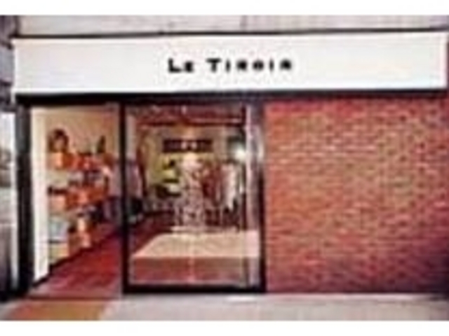元町のメイン通りから少し入った場所にある_LE TIROIR