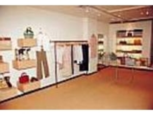 センスよくディスプレイされている店内_LE TIROIR
