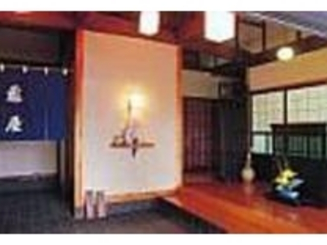 店内は清潔感あふれ落ち着いた雰囲気_熊野酒造