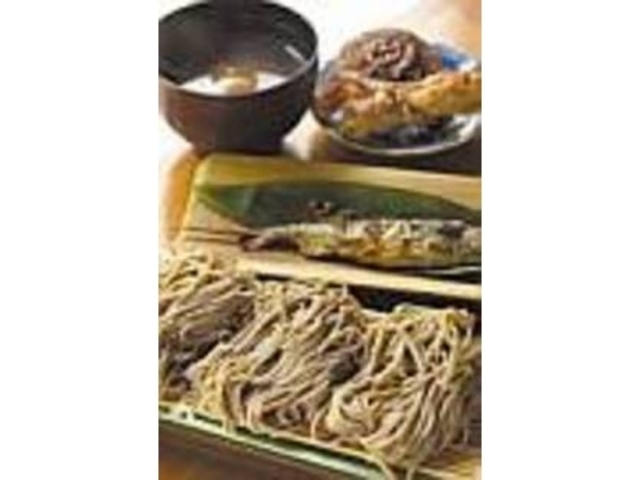 素材の旨味を十分に引き出した料理がそろう_谷間そば