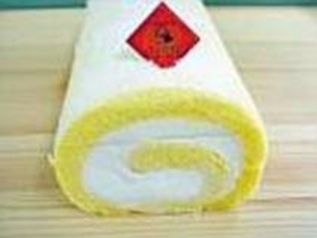 人気の『純生と地鶏卵のロールケーキ』_菓子工房 青い鳥