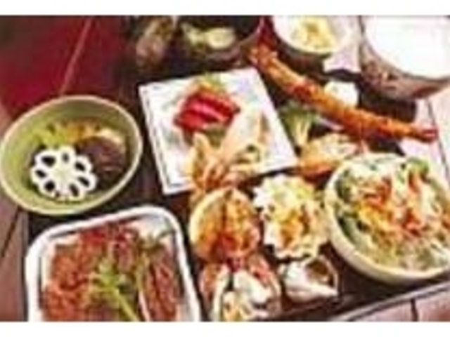 おかず10品の『特選あっとほーむ弁当』_あっとほーむ