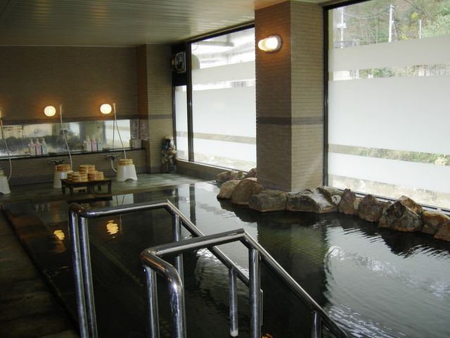 穴原温泉いづみや