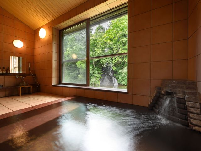 ゆっくり寛ぎいただける貸切風呂「銀の湯」_″新日本百名湯″″日本温泉遺産″に指定 秘湯宿「藤三旅館」
