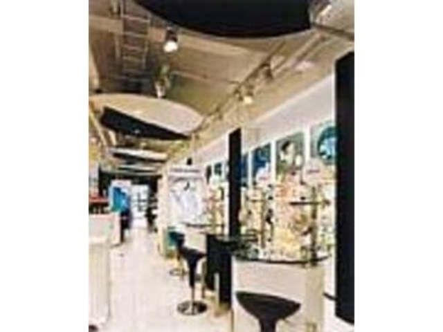 国内外有名ブランドのコスメや香水が揃う_Perfumerie Sukiya一番町店