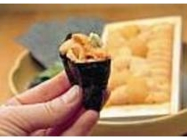 とっても贅沢な『生ウニ折』(時価)_鮨・一品料理 北彩