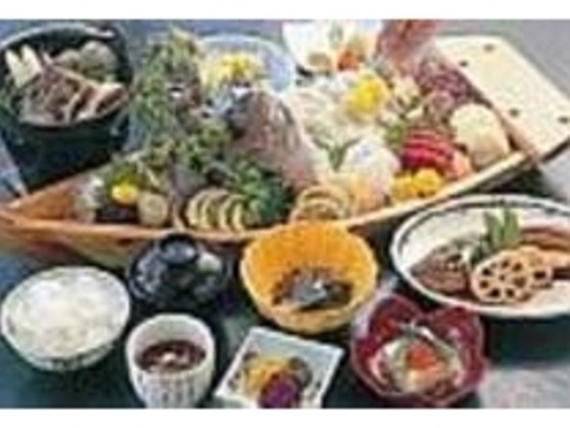 2名から舟盛がつく昼食パックのお食事_オテル・ド・マロニエ内海温泉