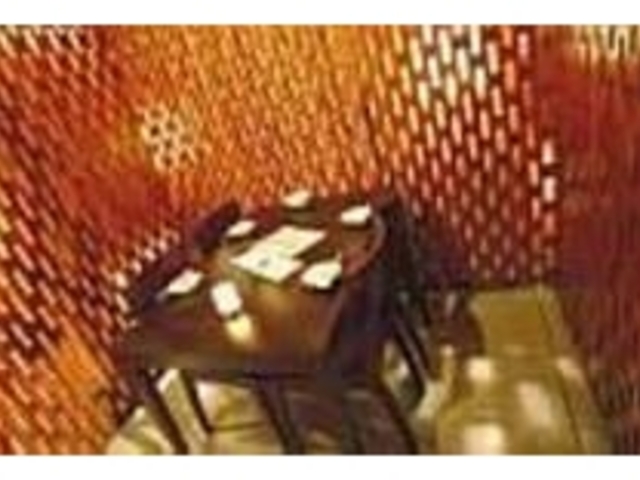 数席ずつ仕切られ、個室感覚で利用できる_Dining Dayu