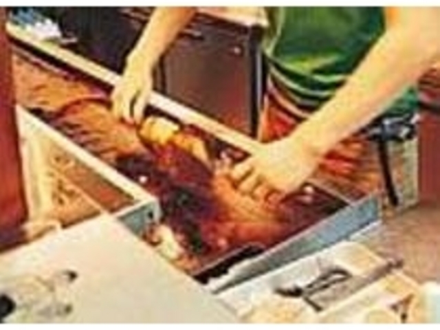 楕円形に焼き上げるのは冨紗家ならでは_○△□焼 冨紗家 南方店