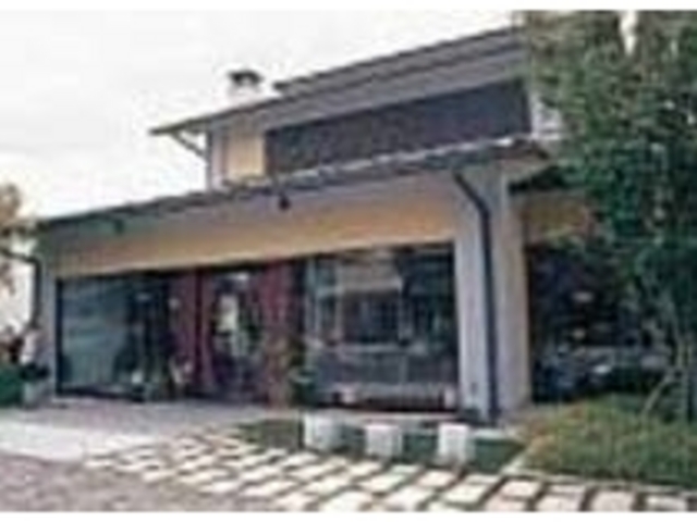 店舗の隣には土蔵ギャラリーもある_御菓子 花岡