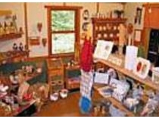 店内にはかわいいアイテムがぎっしり_カントリーストア エニイタイム
