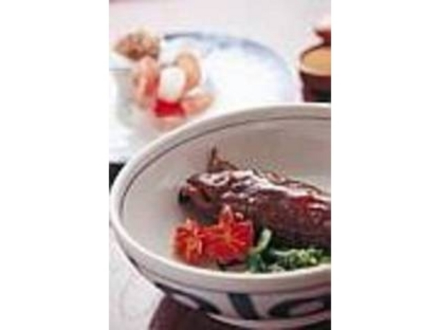 杉の葉で焼いたタタキは、清々しい香り_割烹 わん家