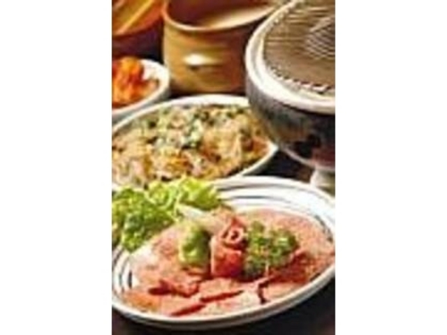 備長炭の七輪で焼き上げる『特上カルビ』_韓国広場 JANG TUR 国分町店