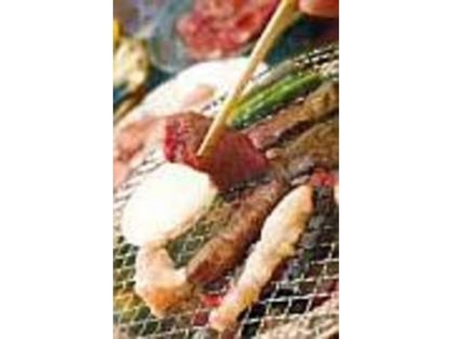 肉と野菜がセットになったメニューが人気_七輪・焼肉 ローズガーデン