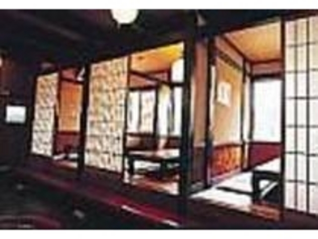 小上がり席は個室としても利用可能だ_出石城 川原町店