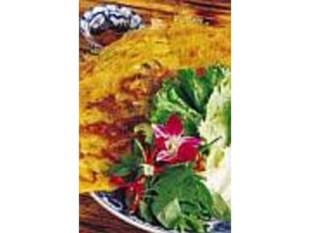 『バインセオ』はベトナム風お好み焼き_ベトナムカフェレストラン アンゴン