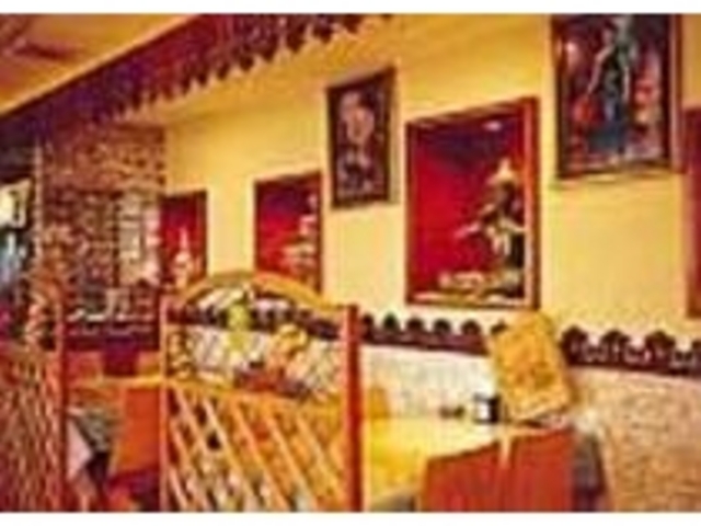 店内はまるでタイに居るかのような雰囲気_ラチャスキタイ