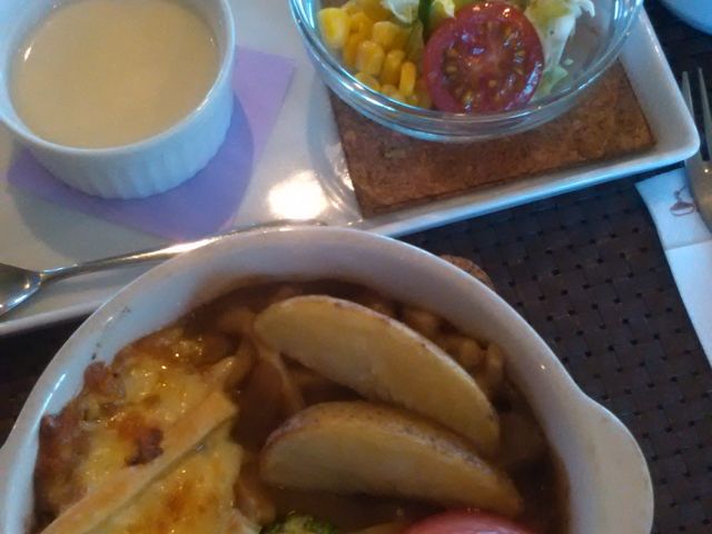 駅の見えるレストラン&カフェKOERU(コエル)